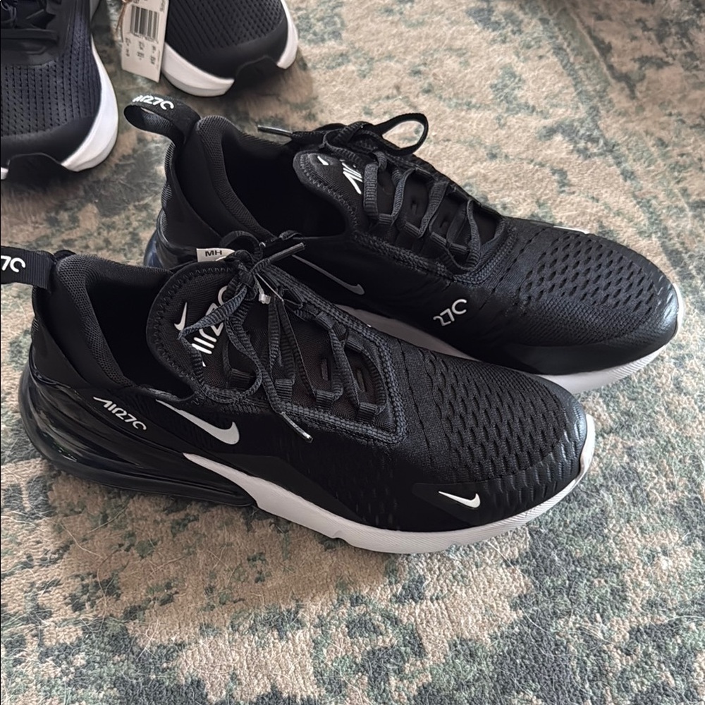 Nike Black and White Athletic Shoes with Air Max Cushioning